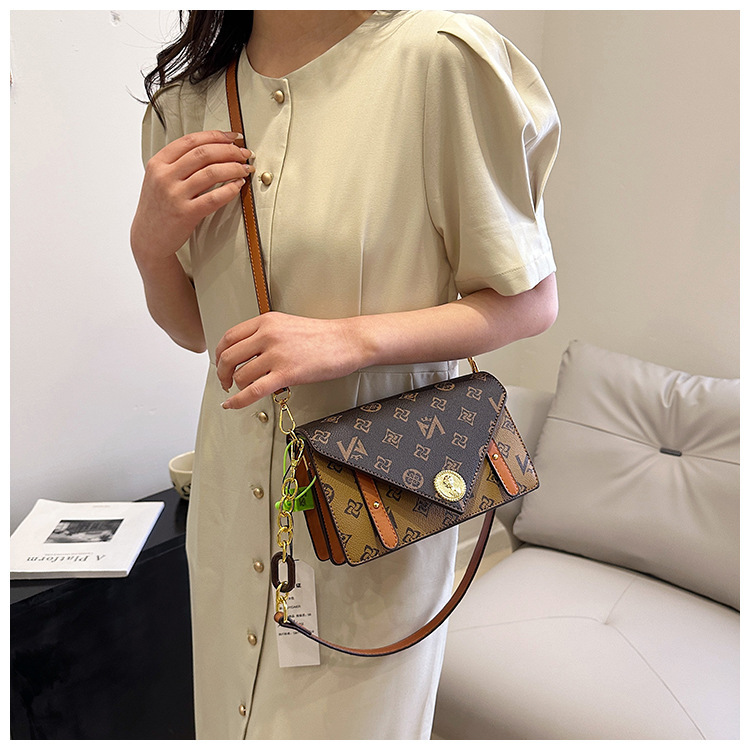 Women's Crossbody Bag Personalized Small Square Shoulder Bag_voghion.com