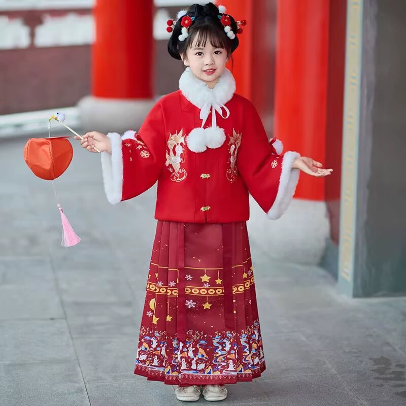 Подлинный новогодний костюм с вышивкой для детей