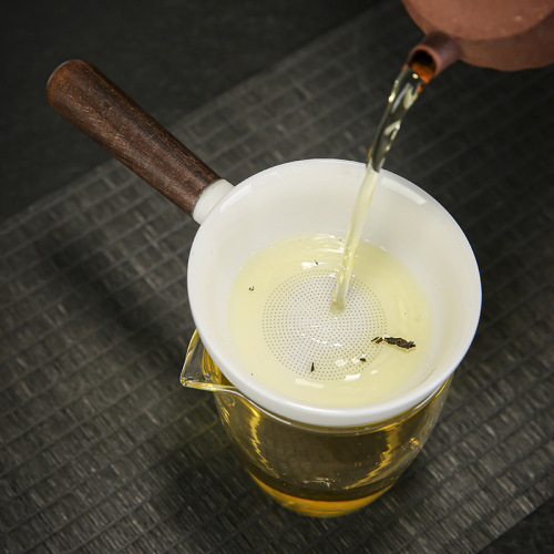 Lamb Fat Jade Anti-Scalding, Handle-equipped, All-Ceramic Tea Strainer with Integrated Perforation—Porcelain Tea Maker for Brewing Loose Leaf Tea, Tea Filter, and Tea Ceremony Accessory