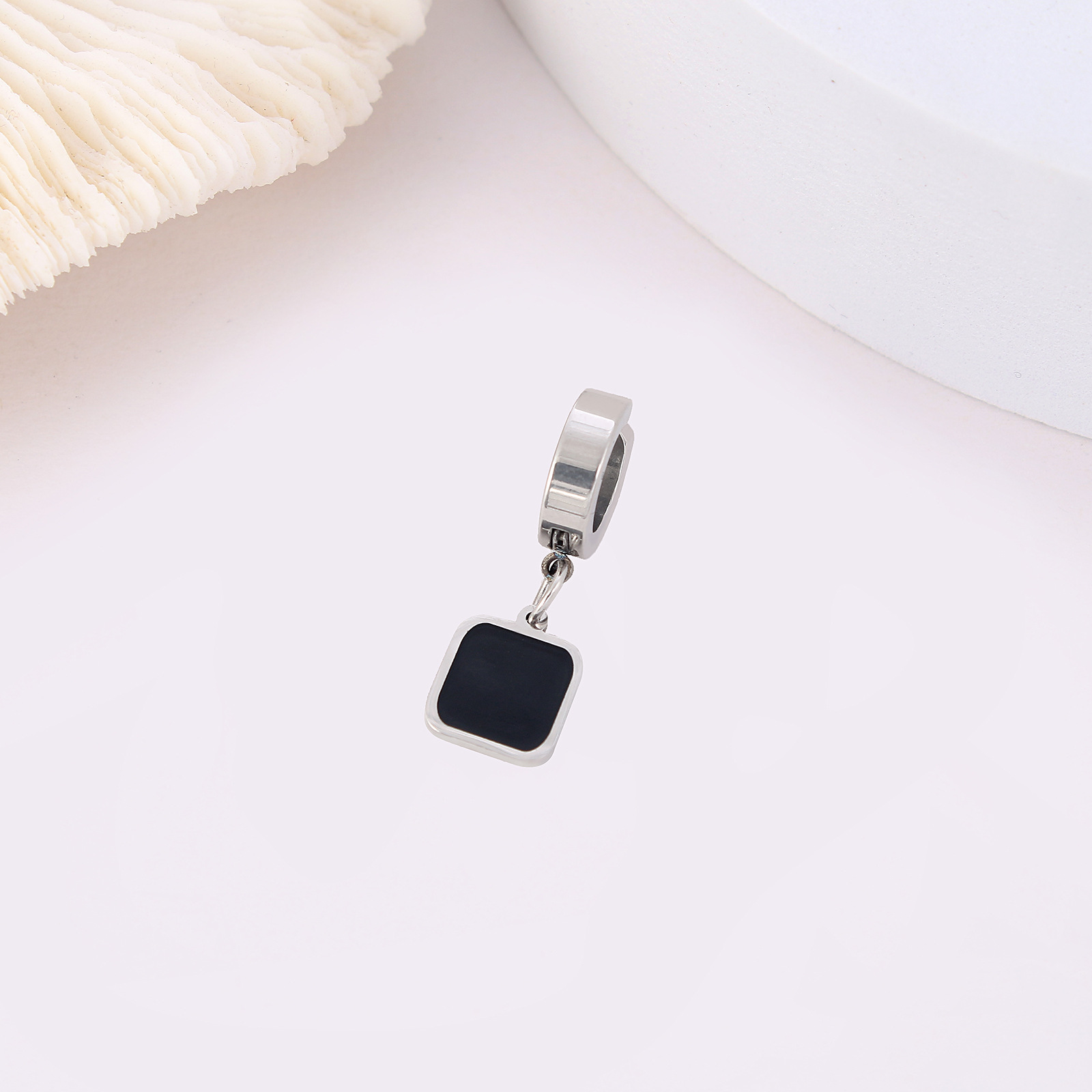 4g Weight 304 Stainless Steel Ear Needle Material Earrings Classification 1 Piece, 1 Pair Quantity Street Occasion 304 Stainless Steel Material Cross Pattern Unisex Gender Casual Style Handmade Craft Casual Cross Stainless Steel Plating Ear Clips 1 Piece 1 Pair 8