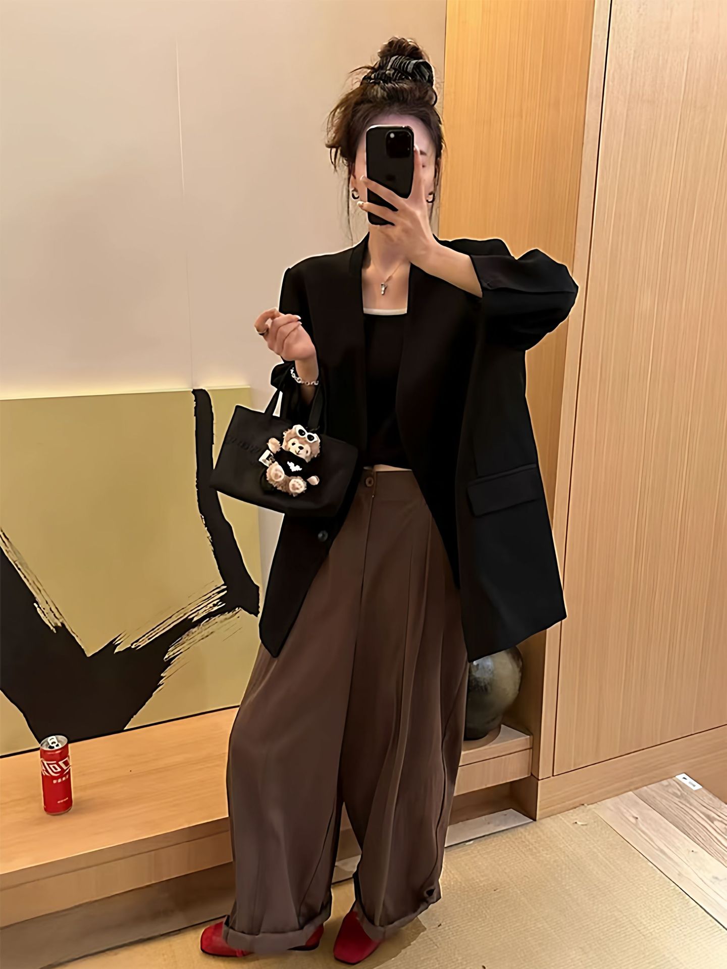Minimalist High-end V-neck Women's Designer Blazer Lightweight Coat_voghion.com