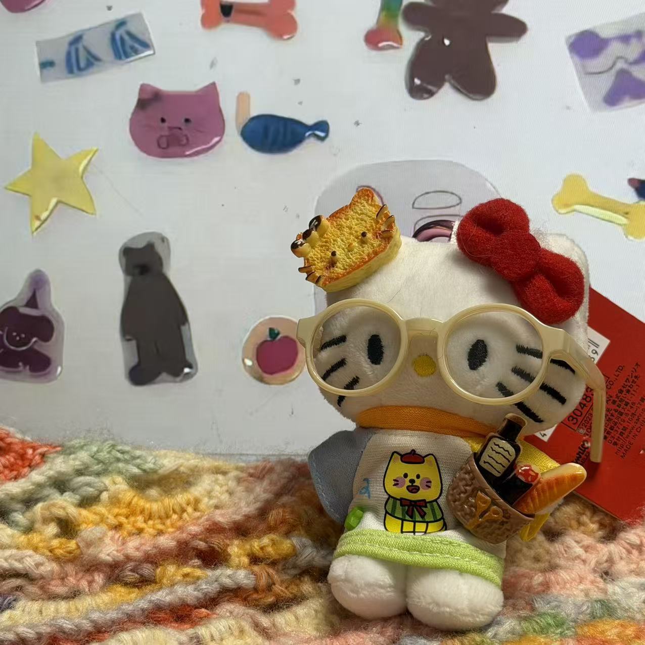 黒麦わら帽子キティ帽子ベビーペンダントラブバックル人形人形かわいいヘップバーンスタイルペンダントキーホルダー