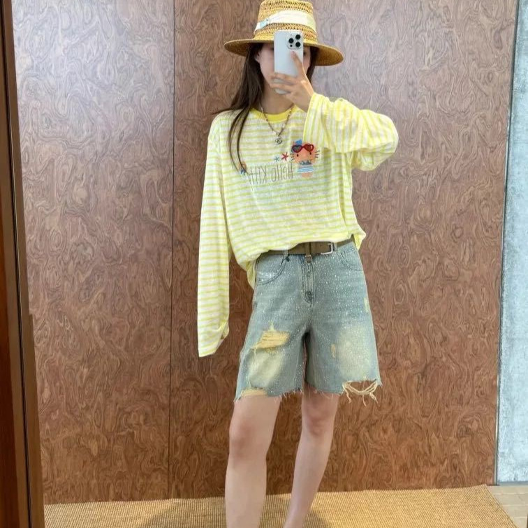 Revan Black Leather Hello Kitty Summer Vacation Style Yellow and White Striped Long-Sleeve T-Shirt, Loose and Casual Revan Black Leather Hello Kitty Summer Vacation Style Yellow and White Striped Long-Sleeve T-Shirt, Loose and Casual