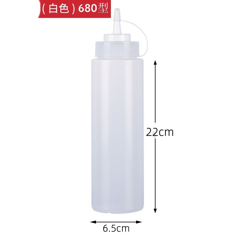 サラダソースはプラスチックの小さい壺を搾ることができます。