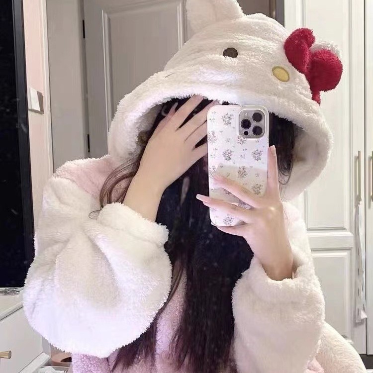 Pato Donald camisón pijamas de manga larga otoño y el invierno femenino Yugui perro coral terciopelo engrosada traje fresa oso