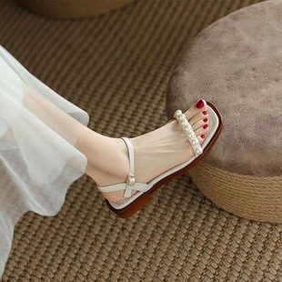 2025 Summer New Pearl Strap Sandals Women's Fashionable Comfortable Low Heel Open Toe Flat Beach Shoes for Outer Wear
