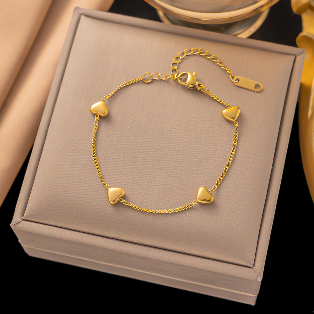 5【e111】vertical 4 hearts bracelet gold