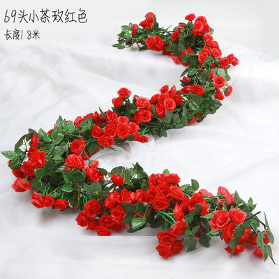 69송이의 밝은 붉은 장미