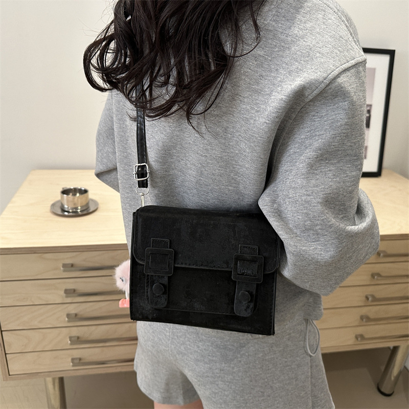 Bolso Cambridge bolso femenino 2025 nueva moda retro oso colgante bolso de hombro simple mensajero casual pequeño bolso cuadrado