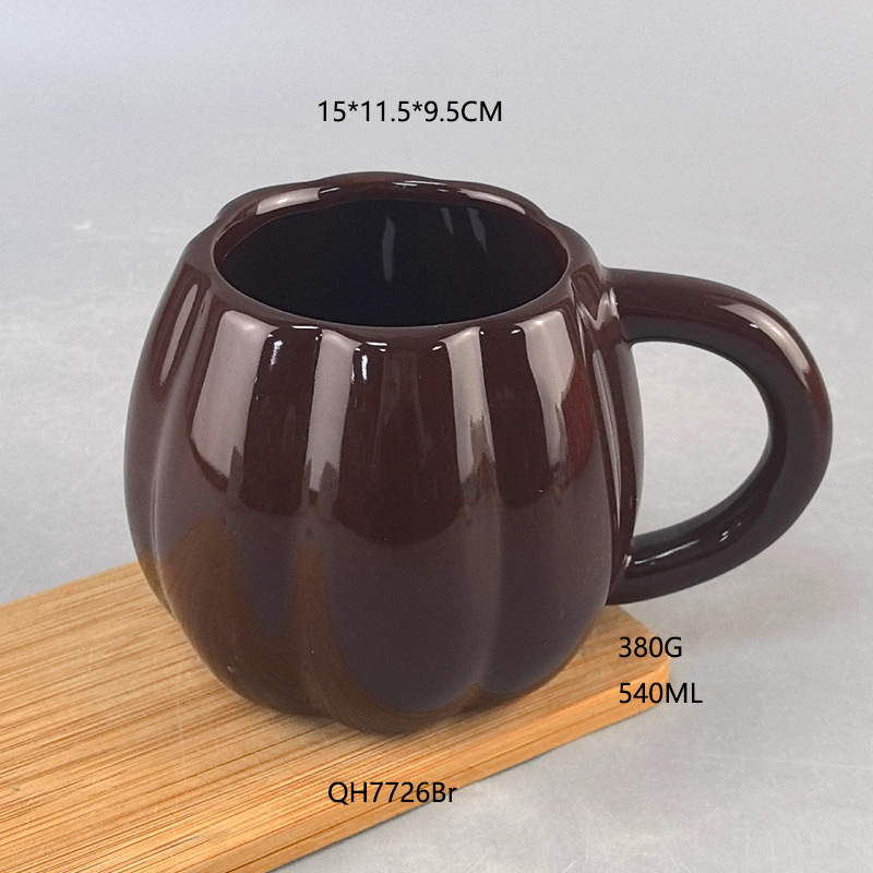 Fábrica al por mayor de tazas de cerámica de Halloween en forma de calabaza taza de agua LOGO taza de café de cerámica