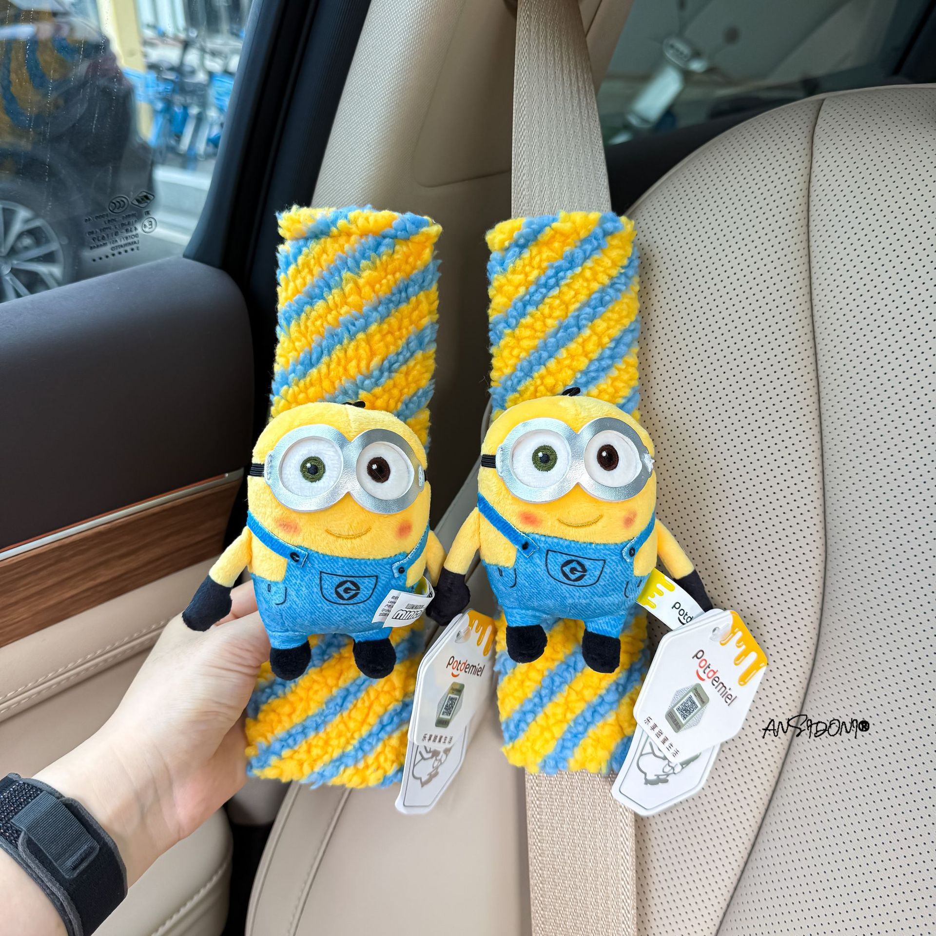 Authentic Minions Car Seatbelt Shoulder Pads Car Accessories Interior Decorations Gift for Female Friends New Car Gift