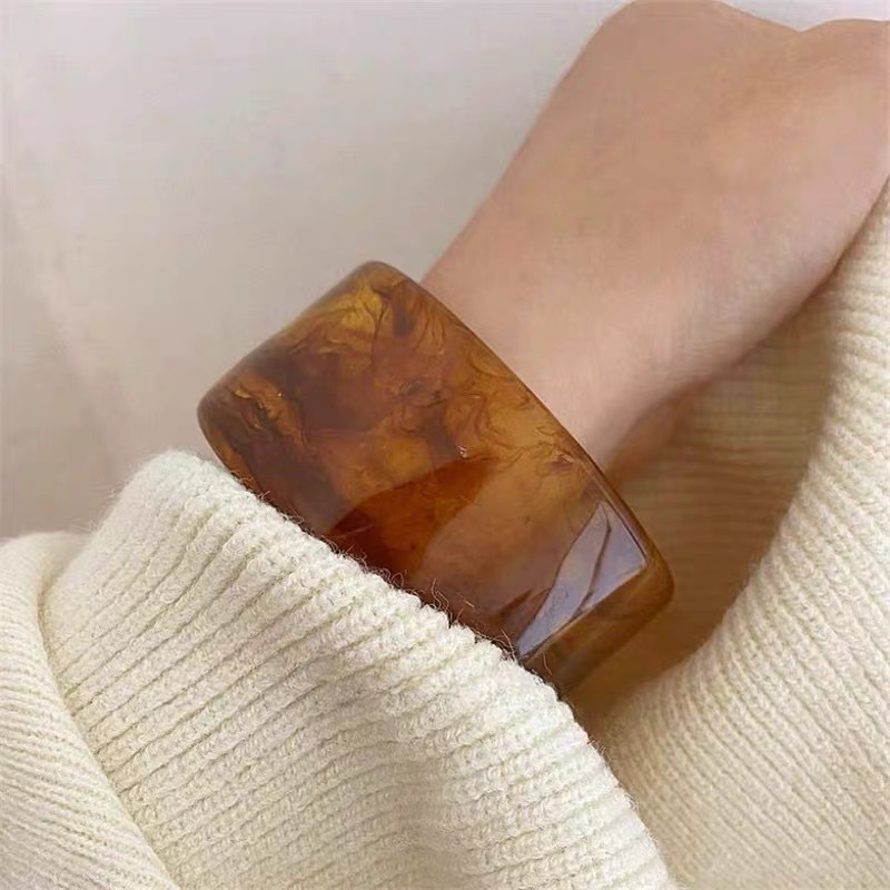 23g Weight Acrylic Pendant Material Bangle Classification Arylic Chain Material 1 Piece Quantity Banquet, Party, Street Occasion Acrylic Material Solid Color Pattern Women's Gender Retro, Streetwear Style Retro Streetwear Solid Color Acrylic Bangles Wholesale 3