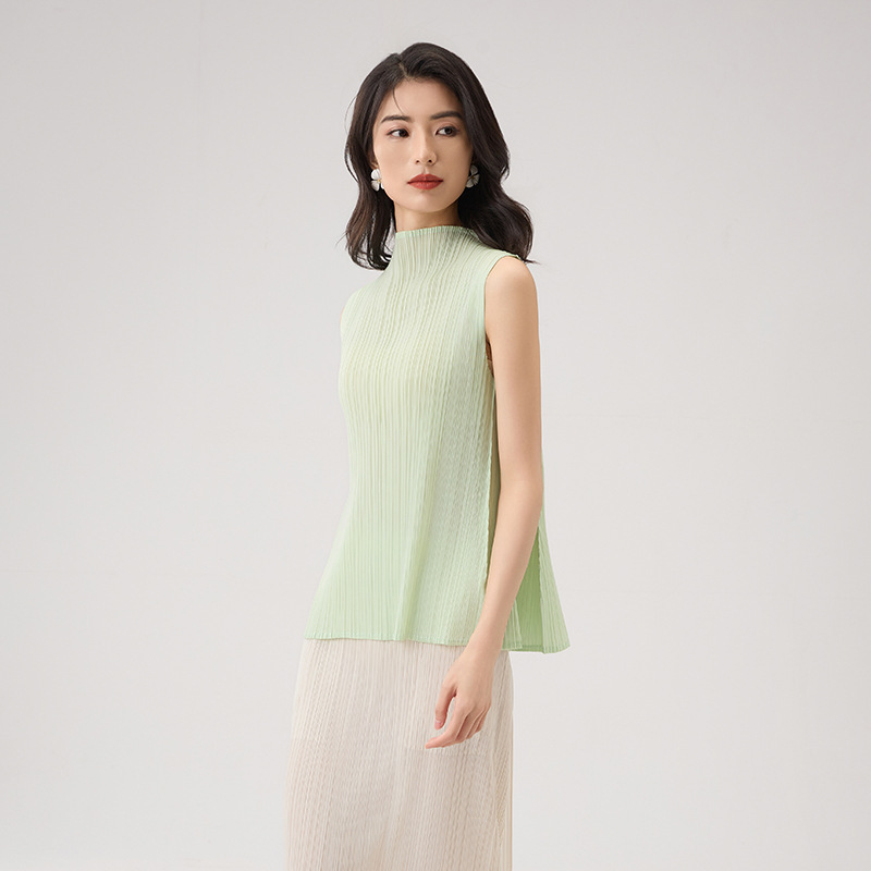 2025 New Summer Mint Green Sleeveless Slimming Look Half Turtleneck Vest Design, Smart and Elegant Versatile Top for Women