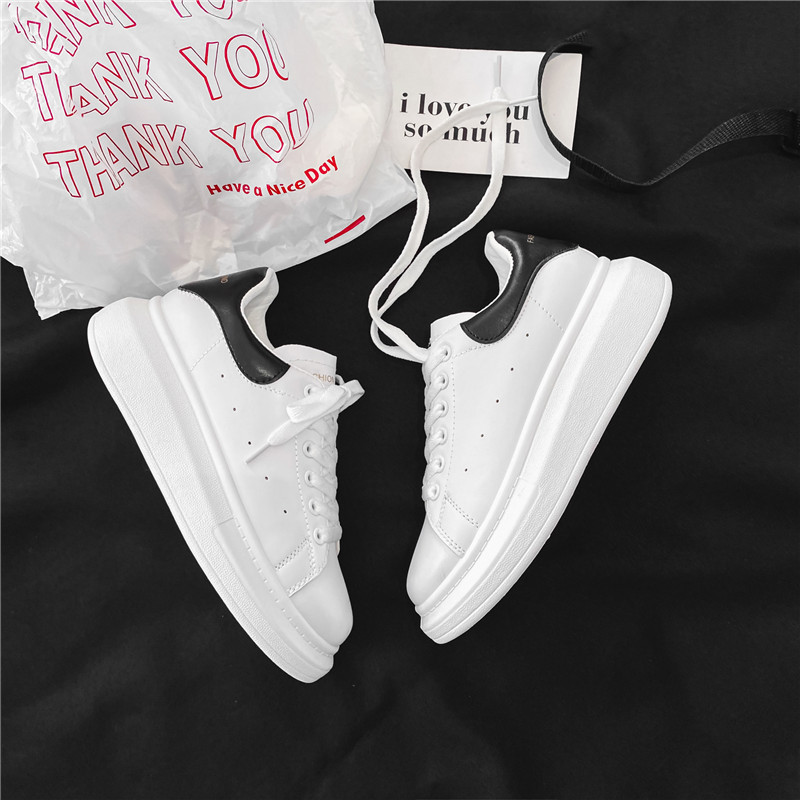 McQueen zapatos blancos de los hombres del todo-Partido plataforma de aumento de la altura de la zapatilla de deporte ocasional clásico estudiante zapatos subred rojo 8853