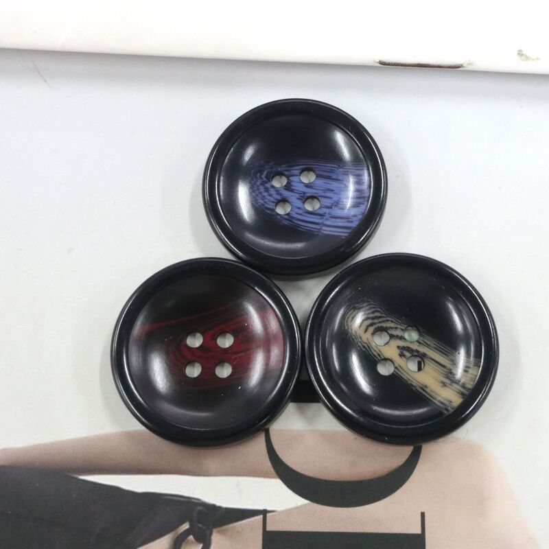 Qingjin new style, thin-edged, concave, camouflage-patterned resin buttons for coats, trench coats, and suits; four-hole, round, hand-sewn buttons