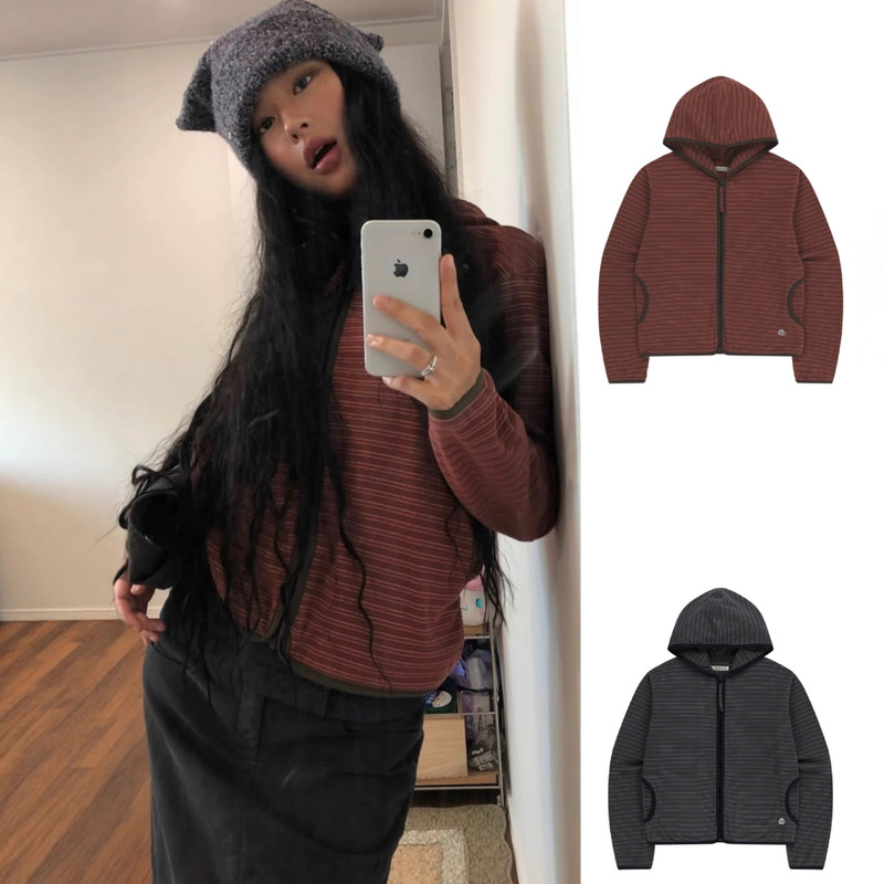 Modern/Contemporary Style German Velvet Fine-Striped Hooded Jacket with a Soft and Smooth Feel, Casual Zip-Up Sweatshirt with Long Sleeves Modern/Contemporary Style German Velvet Fine-Striped Hooded Jacket with a Soft and Smooth Feel, Casual Zip-Up Sweatshirt with Long Sleeves