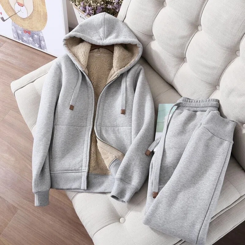 Sports and Leisure Suit for Women in Winter, Velvet and Thickeneded, Simple Pure Color, Slim Long-Sleeved Hooded Short Outwear, Sports Pants, Trendy