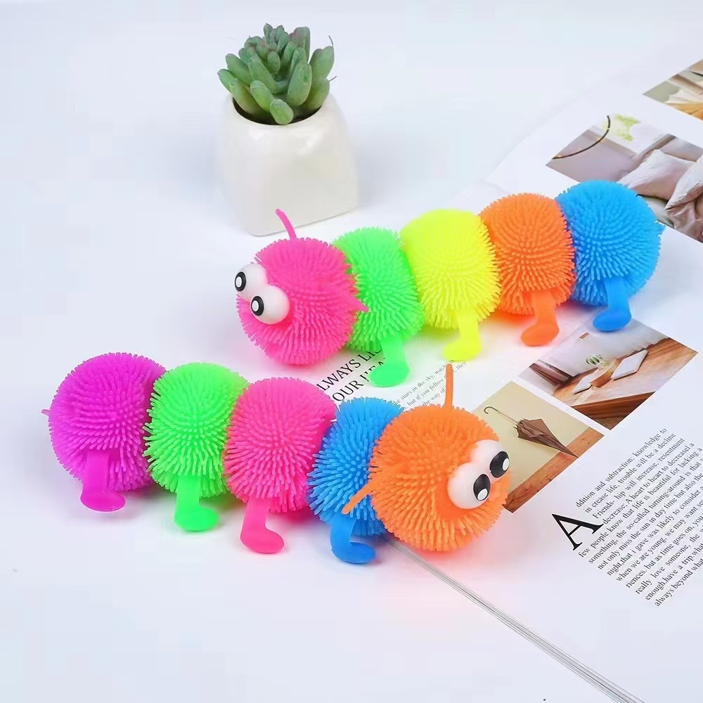 일반 색상의 반짝이는 튀어나온 눈 다섯 부분 애벌레