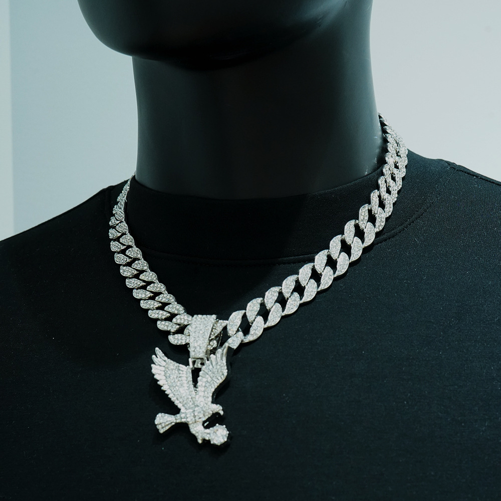 Collar de hombre de hip-hop con colgante de águila de diamantes completos, personalizado, popular transfronterizo europeo y americano, joyería de moda con colgante de animal, fabricante de origen.