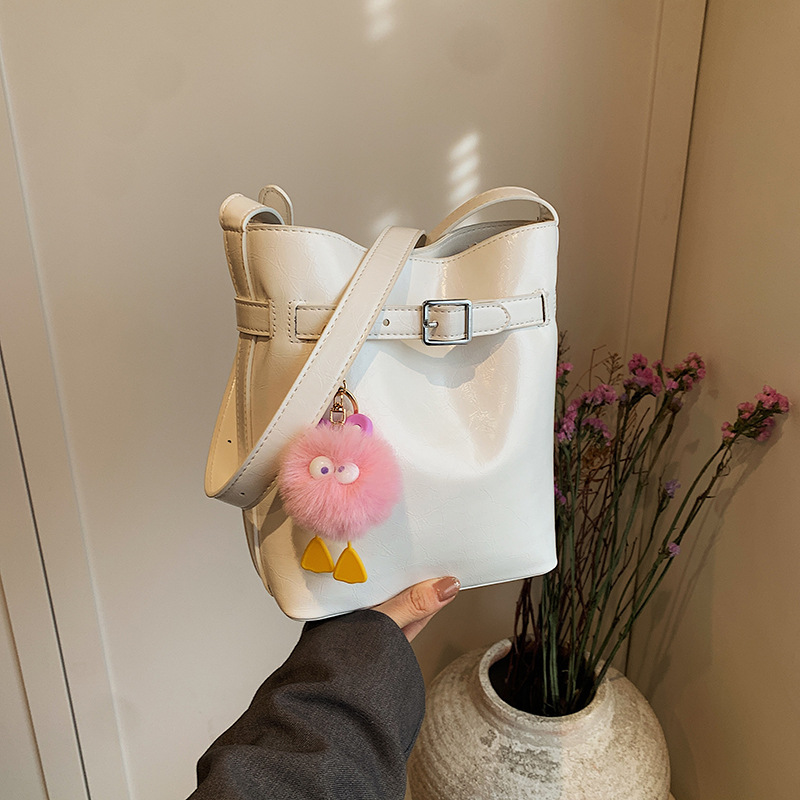 大容量時尚質感簡約單肩斜挎包包女2024春季新款百搭ins水桶包潮