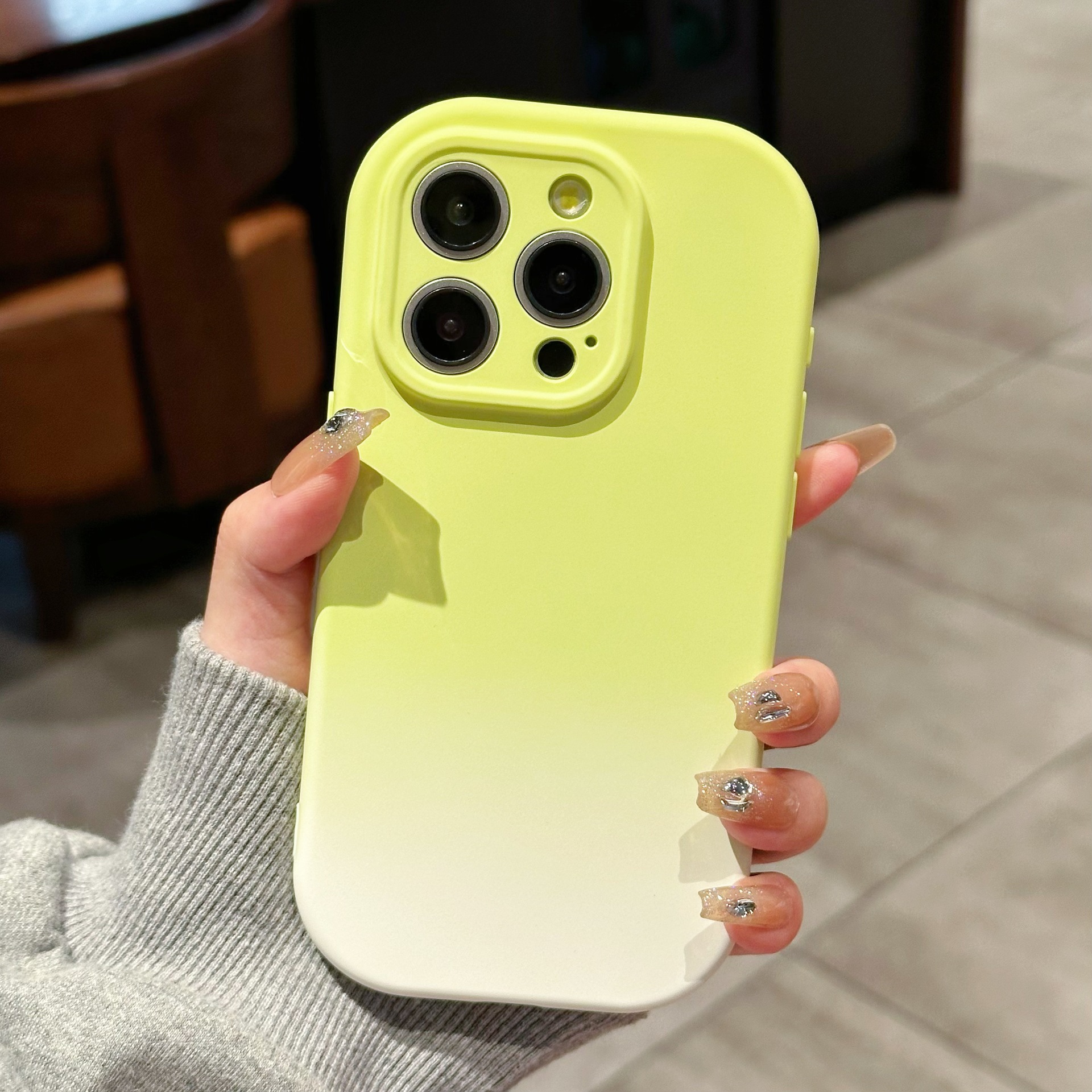 Funda para teléfono móvil 16ProMax de gradiente redondeado de alto valor ins 13 para Apple 14/15 nuevo iPhone 16 femenino