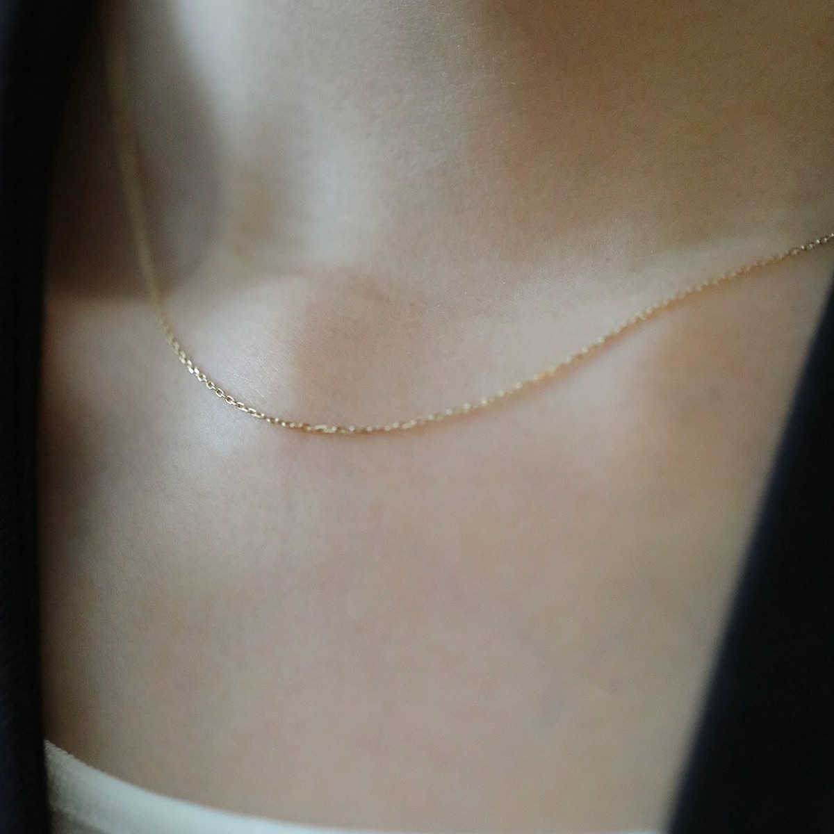 Colar gargantilha de pérolas com fecho magnético mulher_voghion.com