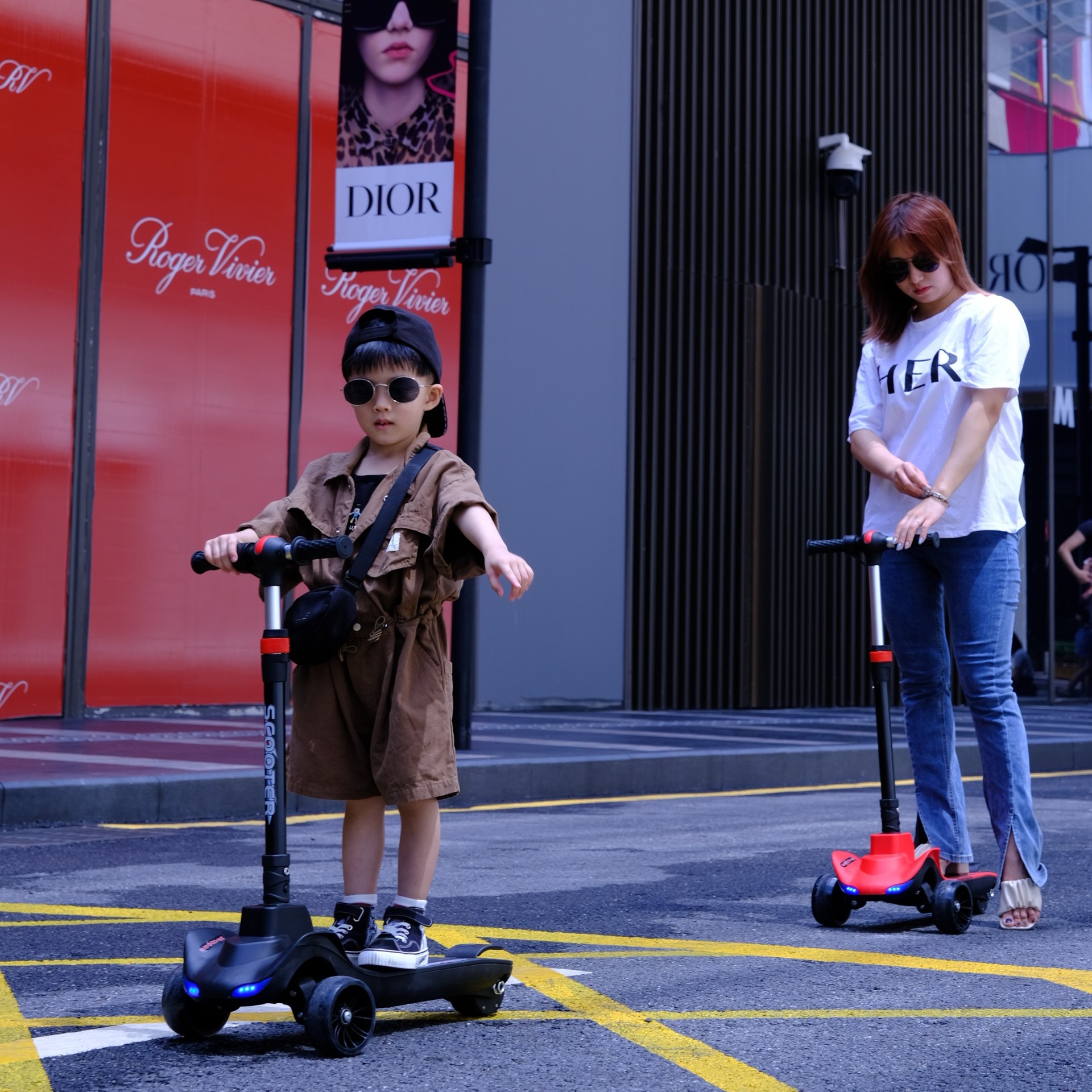 ¿Scooter eléctrico de los niños plegable scooter de carga? De pie montando música de padres e hijos con Bluetooth