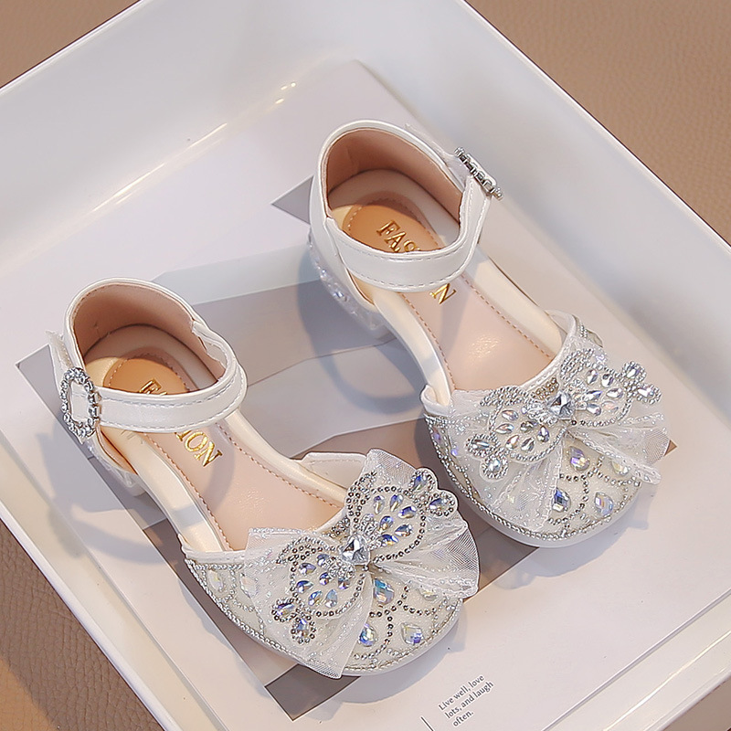 Sandálias infantiles 2026 verano nuevo diamante princesa zapatos de cristal bebés con suela suave sandálias de cabeza para niños grandes image 8