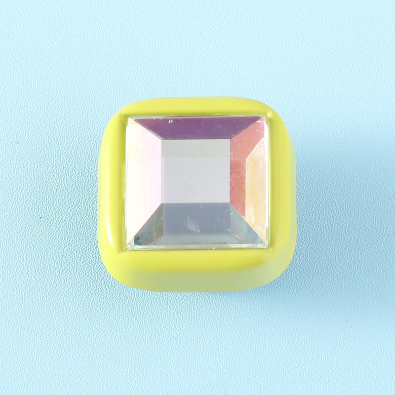 노란색 사각형 다이아몬드