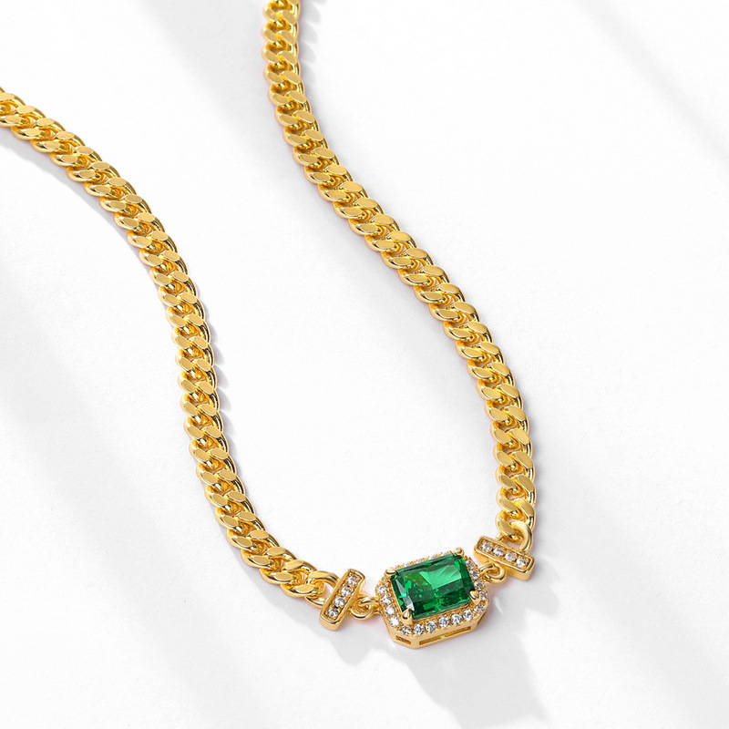 Collar de diamantes de alto carbono cortado en flor de hielo de plata 925 nuevo estilo transfronterizo femenino chapado en oro 10K abuela verde cadena de clavícula moda salvaje