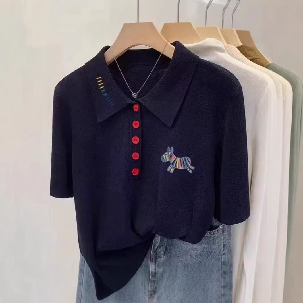 Áo thun polo nữ tay ngắn cổ bẻ họa tiết cầu vồng ngựa con — màu xanh navy chi tiết 4