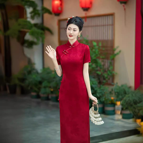 Elegant wedding dress