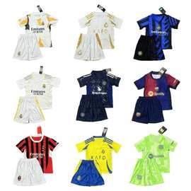 热门俱乐部阿森纳切尔西曼城AC利雅得皇马等热卖款儿童足球服套装