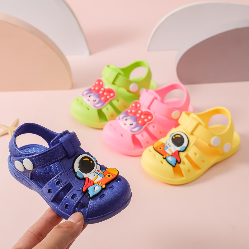 Children's Sandals 2025 New Infant Girls Baby Girls Boys Slippers Baotou Soft Sole Summer Beach
