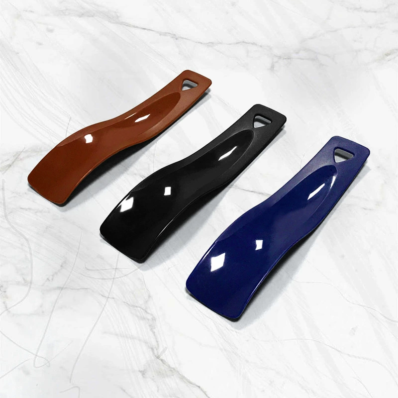 Yinyi Оптовая Бытовая короткая обувь для извлечения большой шелкотрафаретной печати Торговая Марка в наличии Подъемник для обуви Ношение пластикового съемника для обуви