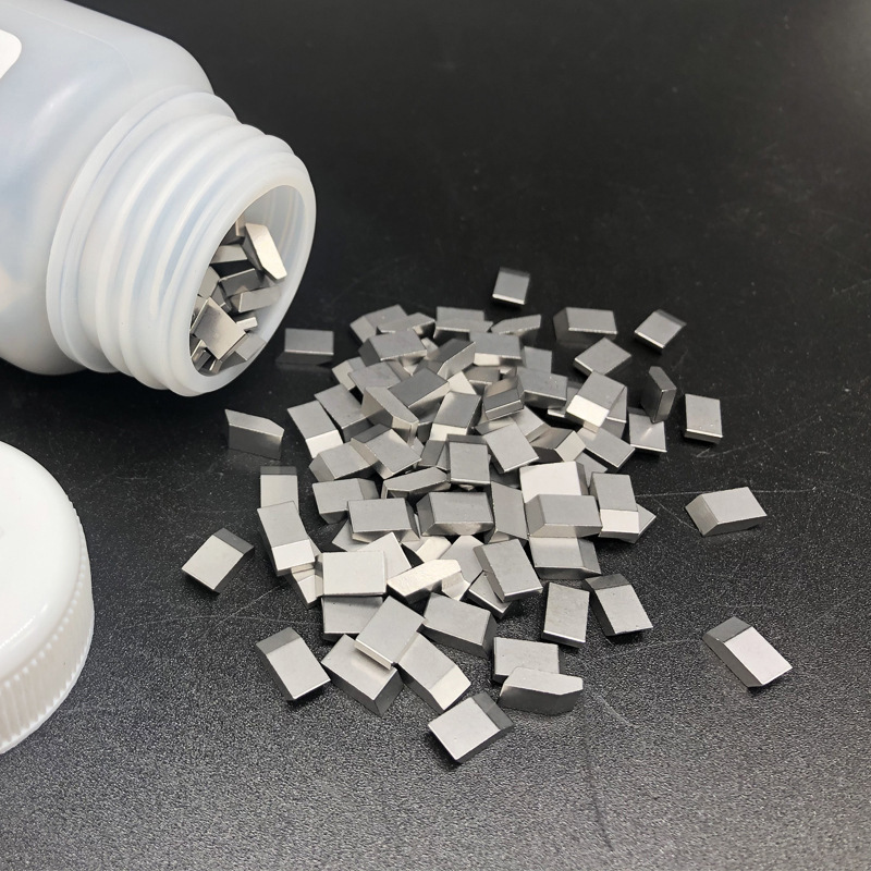 厂家批发钨钢锯齿粒木工机用硬质合金木工锯齿片碳化钨锯齿刀粒