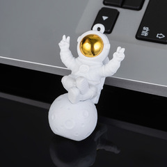 Cute Astronaut Space Station Mini Figure Small Ornament Creative Modern Decor Cupcake Decoration Astronaut