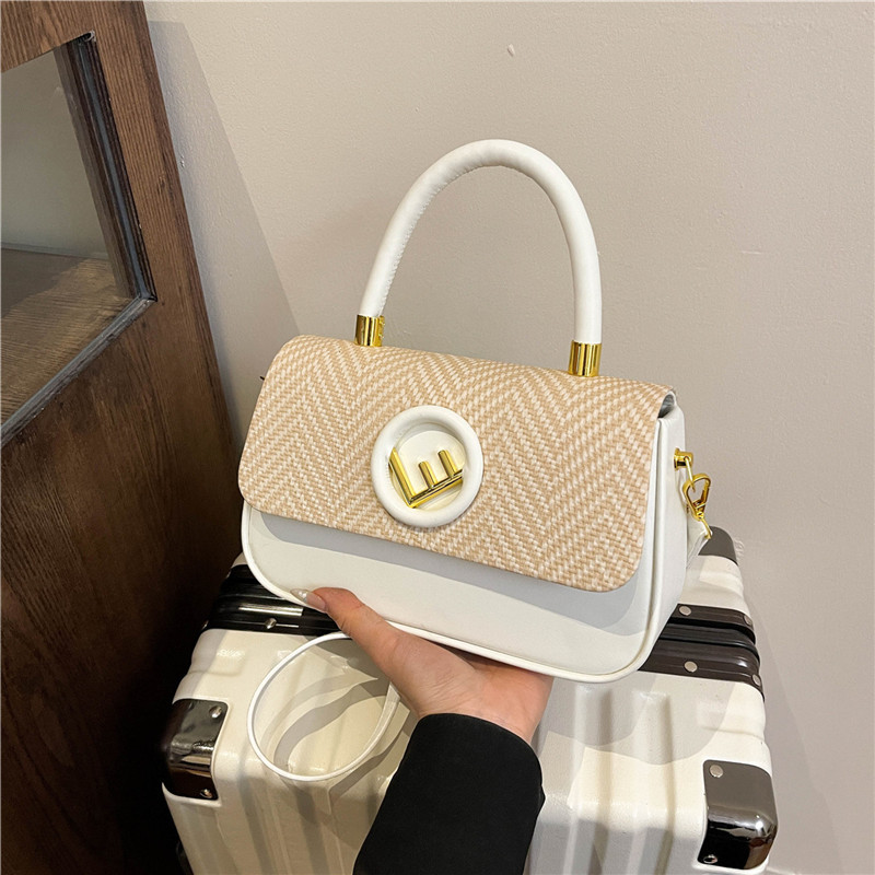 Bolso de caja de temperamento transfronterizo para mujer 2025 nuevo bolso cuadrado pequeño de sentido de alta gama de moda salvaje bolso de mensajero de un solo hombro