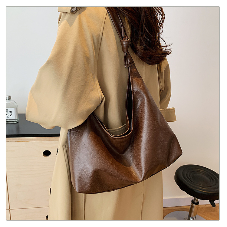 Large-capacity commuter bag for women, 2024 new style, fashionable and retro single-shoulder bag, casual and versatile, underarm tote soft leather bag undefined