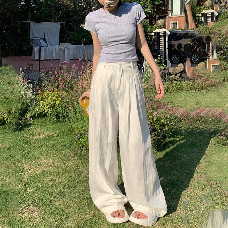 White loose straight jeans