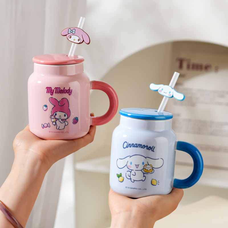 Auténtica taza Sanrio hermosa caja de color con tapa de taza de paja con patrón de dibujos animados taza de cerámica de alto valor facial