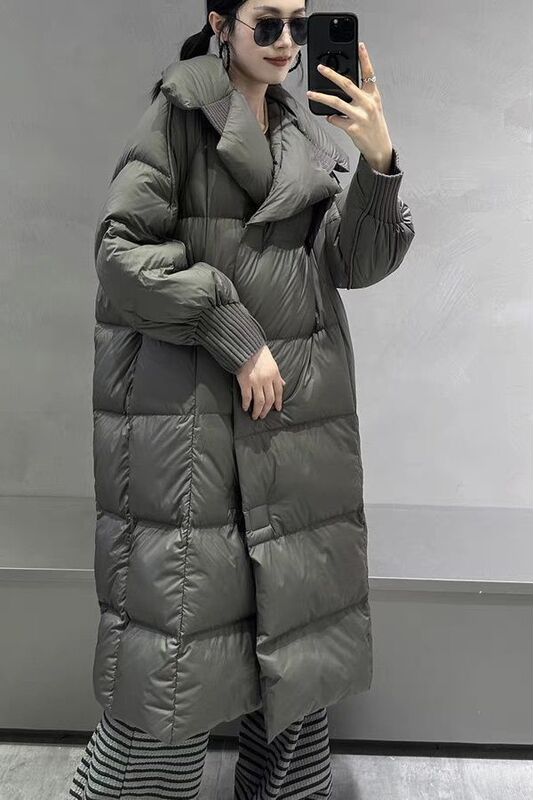 Warm and Loose 2025 Thickeneded Outwear over the Knee Quilted Winter Mid-Length New White Duck down Jacket for Women Off-White
