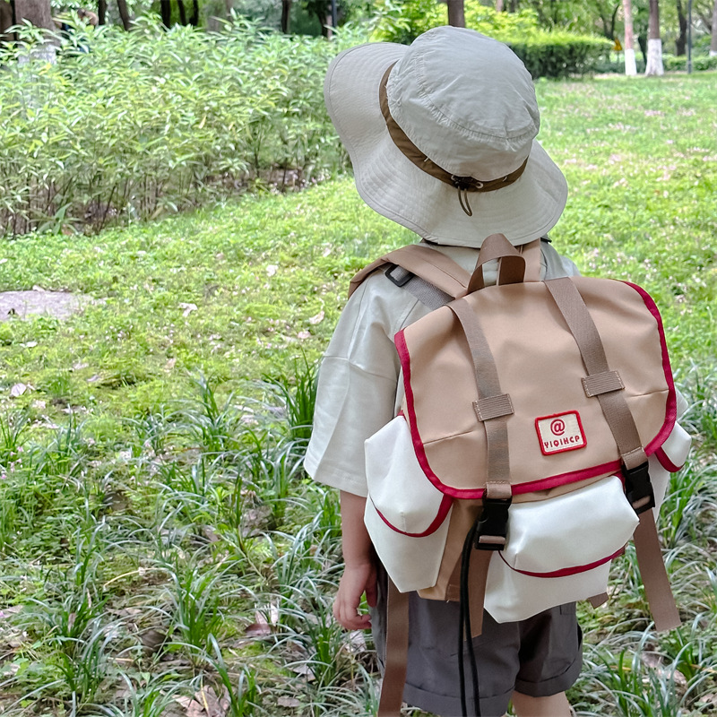 Mochila escolar para estudiantes de escuela primaria versión coreana de la mochila de deportes al aire libre de moda y fresca para niños