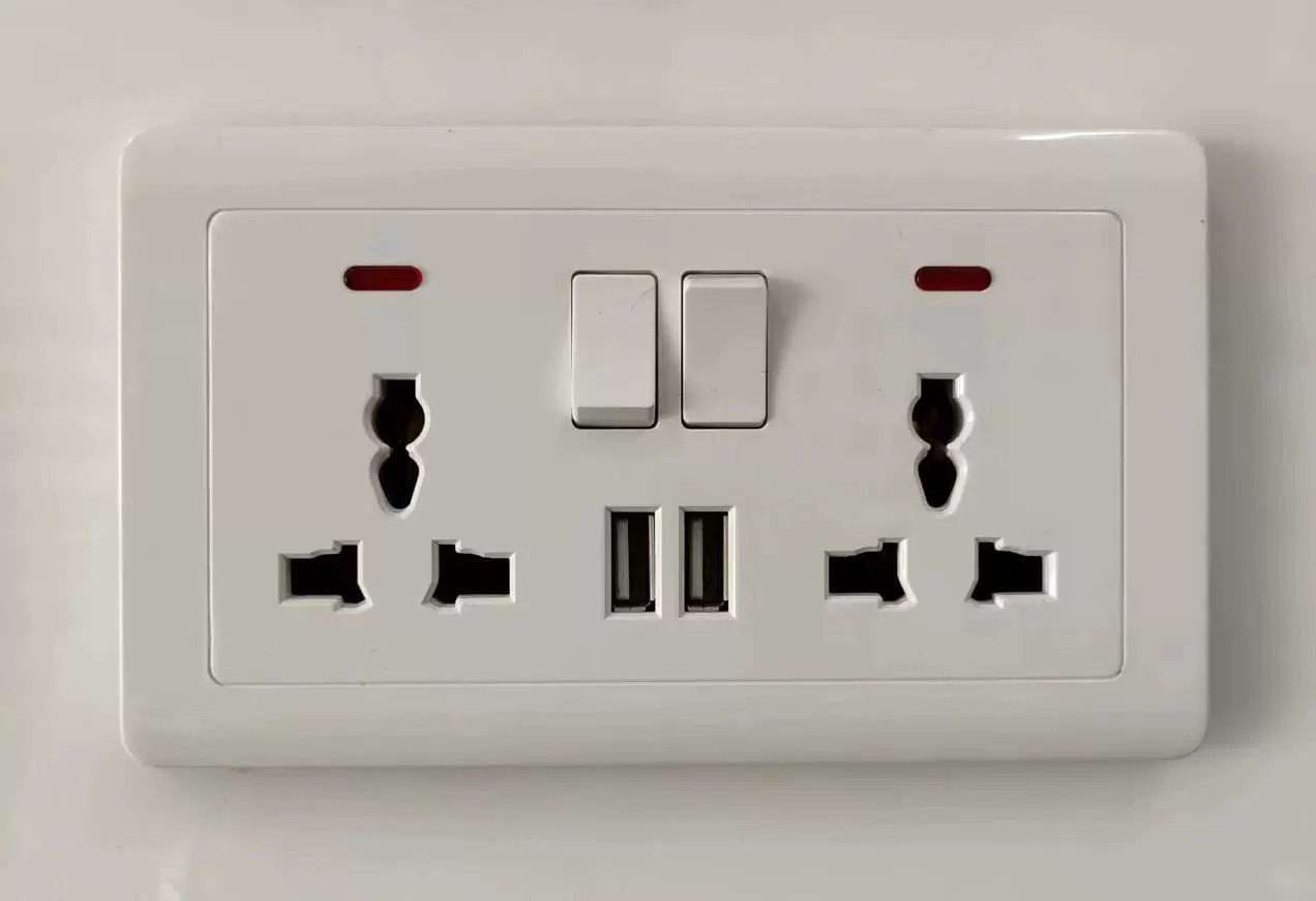 Luoge Wall Ultra-Thin Switch Panel - Lightweight, Multi-Config Electrical Socket Box with Light