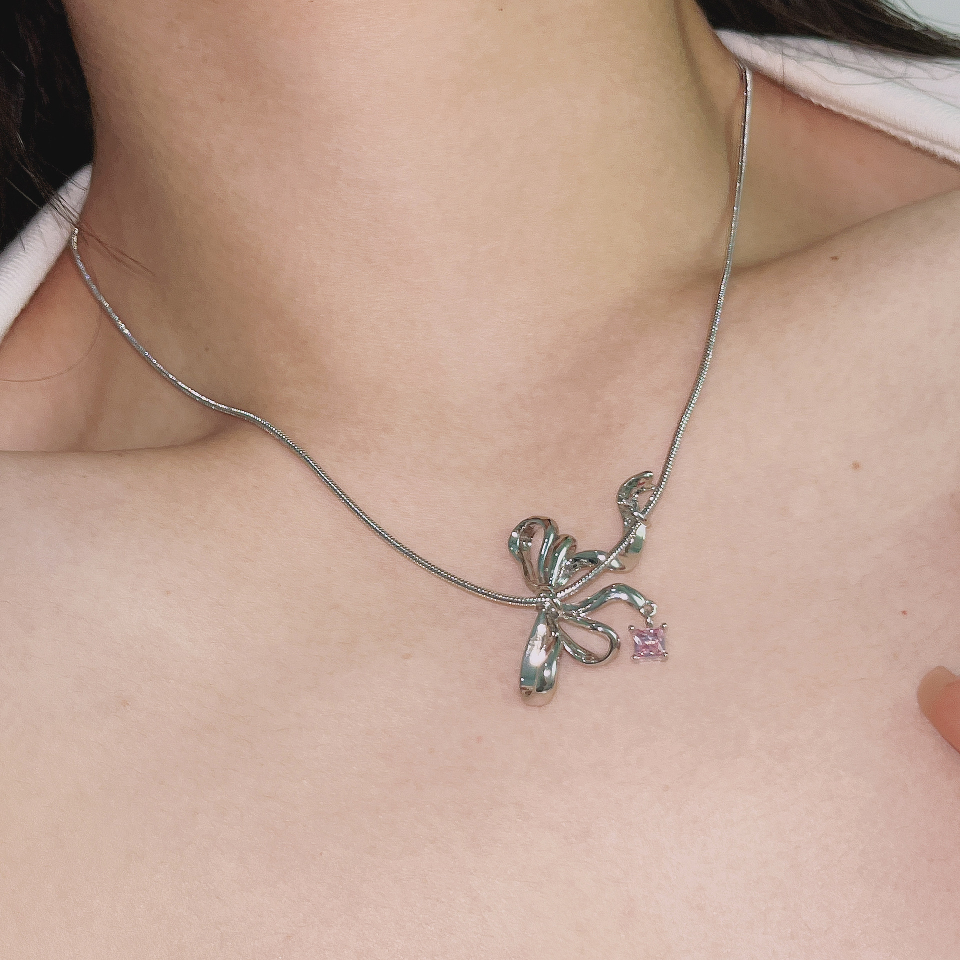 Fashion Bow Knot Alloy Inlay Zircon Necklace