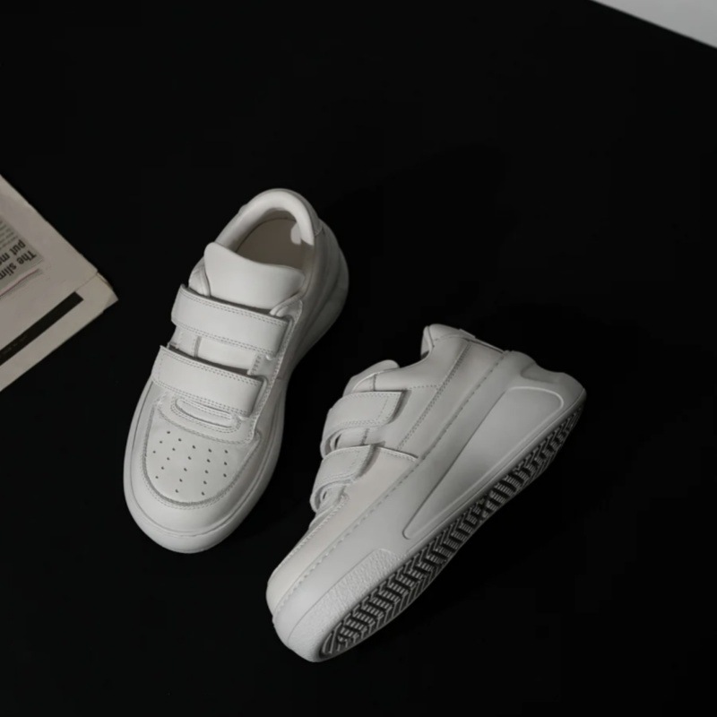 Mao Sichun stesso stile 2025 primavera e autunno scarpe bianche in vera pelle con suola spessa e aumento invisibile dell'altezza_voghion.com