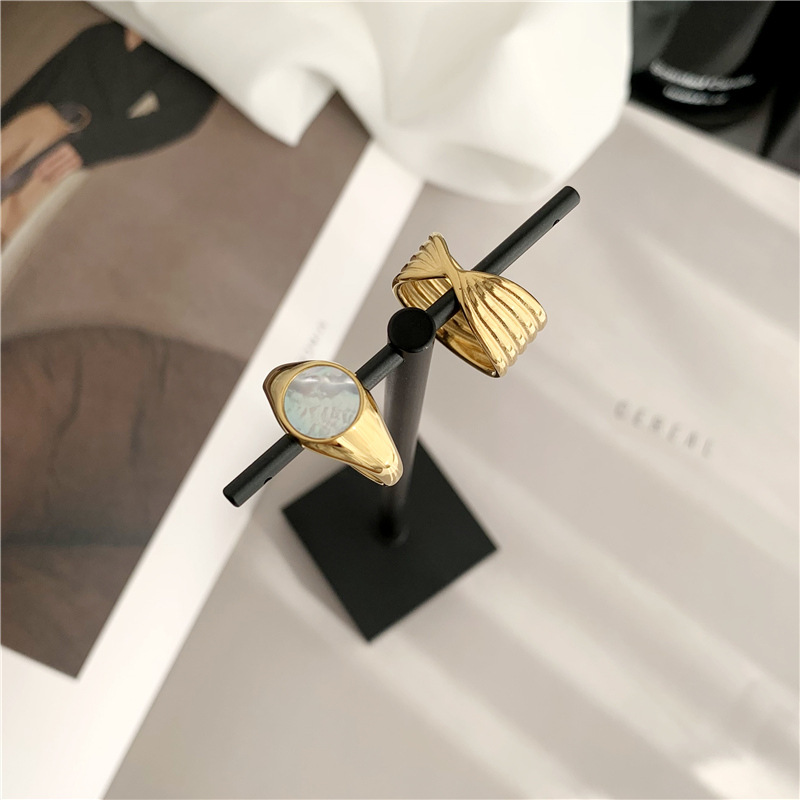 10, 5 Ring Size 1 Piece Quantity Basic Classic Style Geometric Titanium Steel Plating Inlay Shell 18k Gold Plated Rings