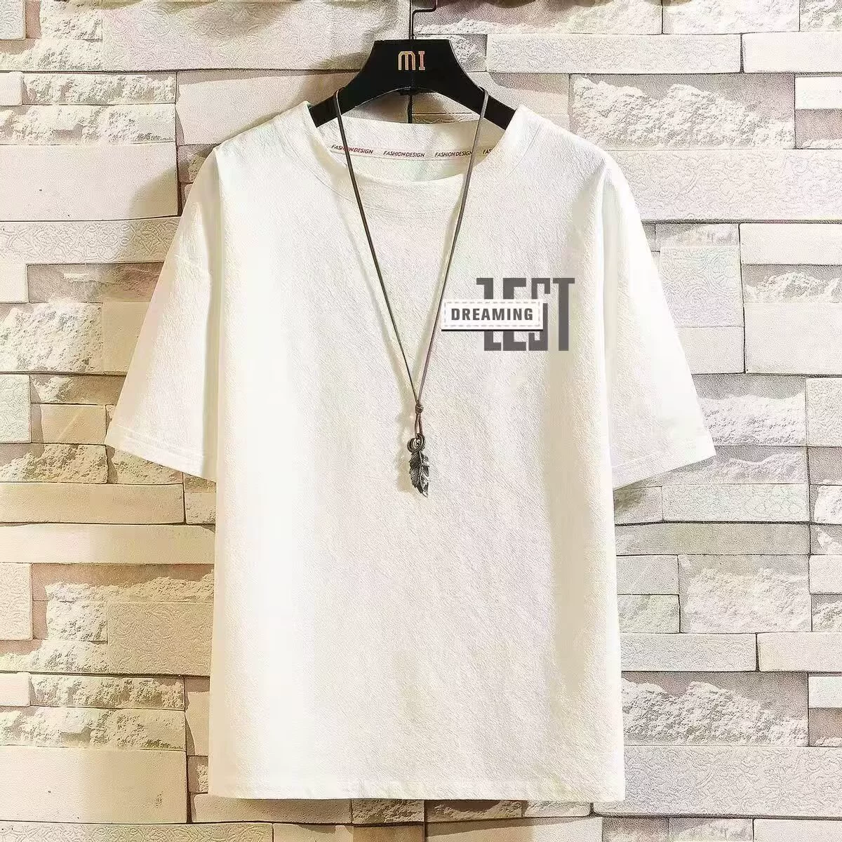 Источник производителя алфавитного принта большого размера, дикая модная тонкая рубашка с короткими рукавами, простая свободная рубашка с короткими рукавами, половина рукава