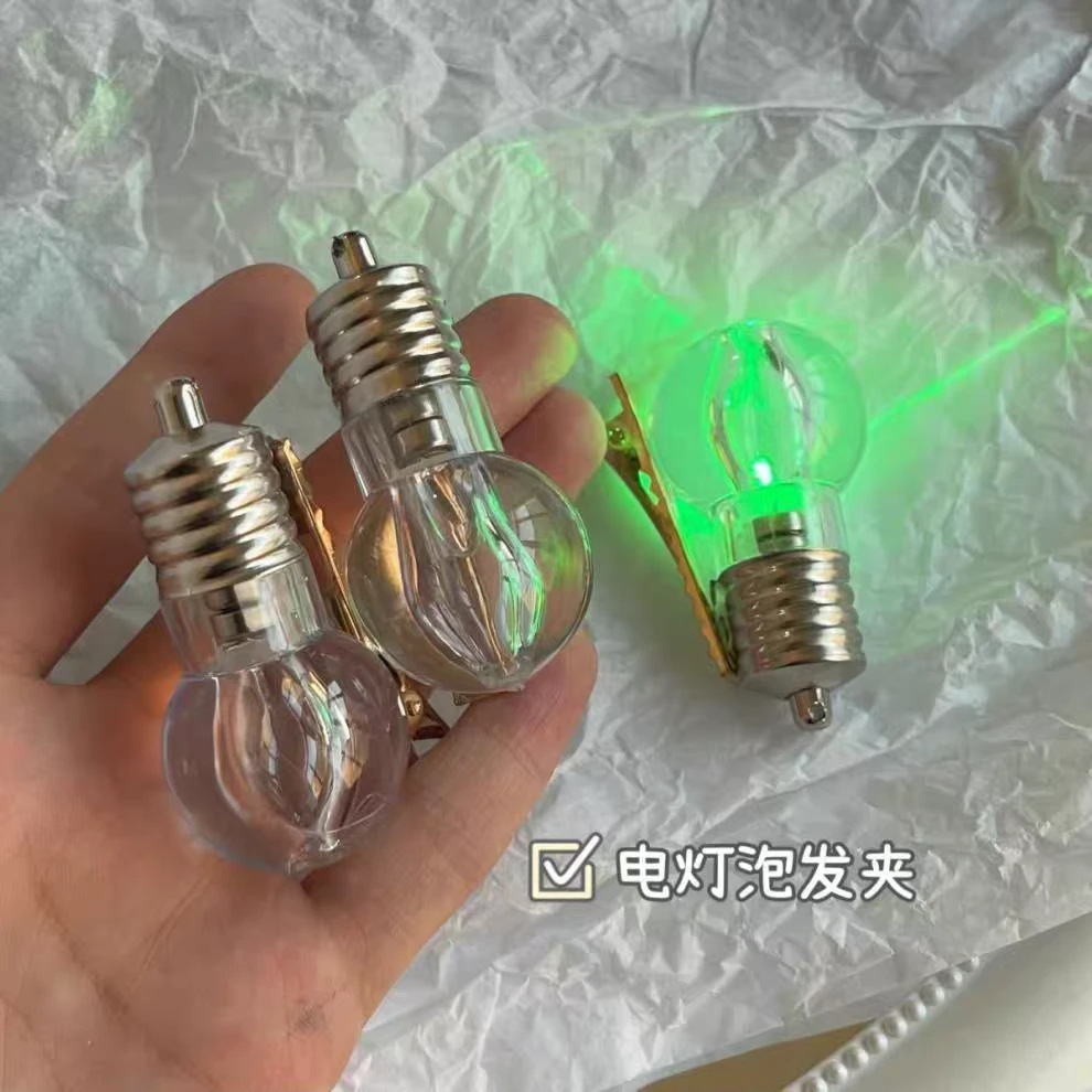 Glowing Light Bulb Hair Clip for Women, Personalized Creative Photo Prop, Duckbill Clip for Side Bangs and Loose Hair, Hair Accessory 3