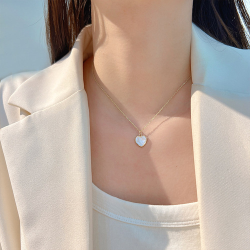 Simple and compact metal love necklace women's niche design light luxury clavicle chain necklace temperament versatile neck necklace jewelry